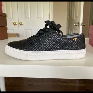 EUC Tory Burch Marion Quilted Black Sneaker 7